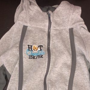 hot chocolate run 5k/15k zip up